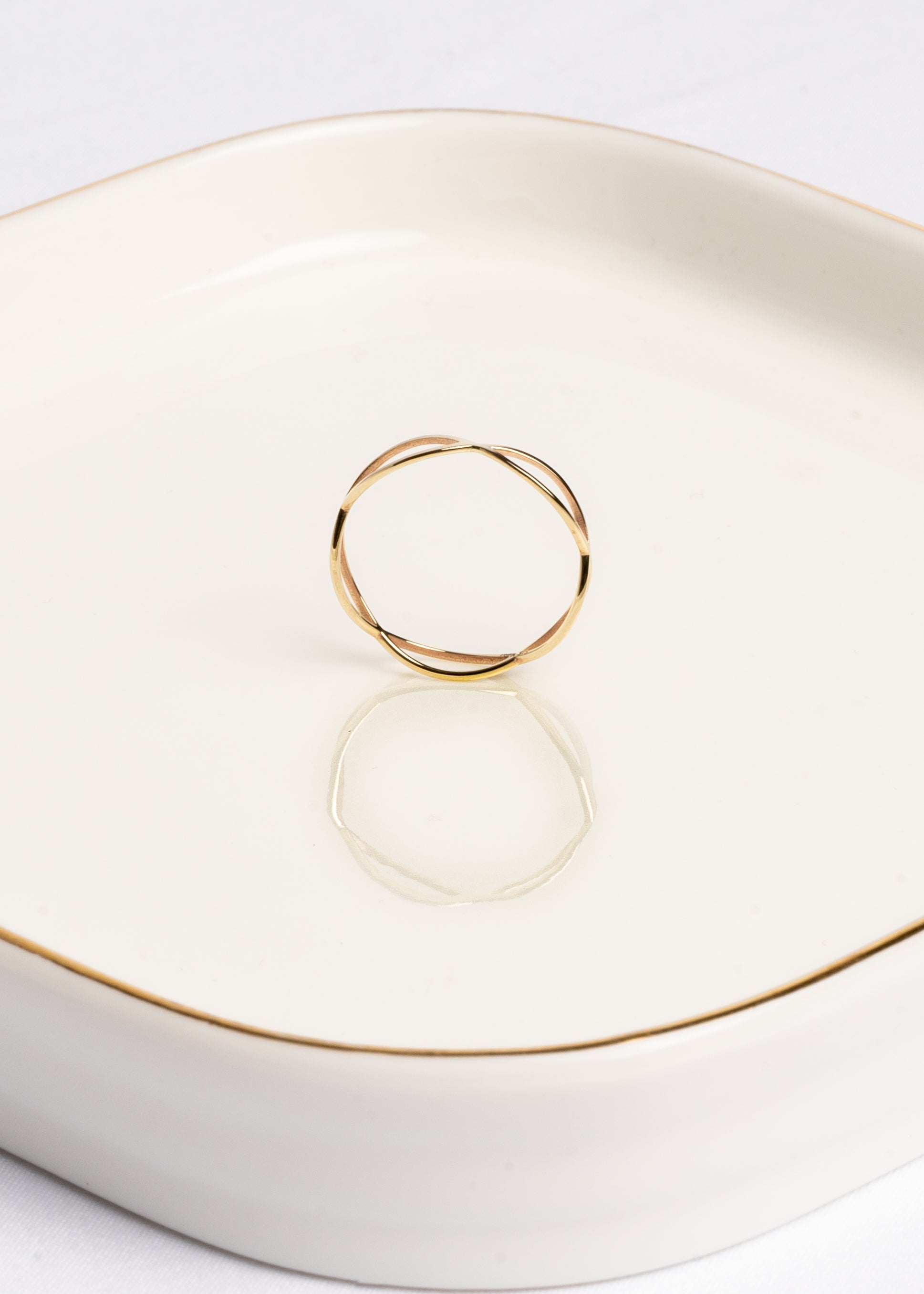 helix gold ring in 9k solid gold with infinity or eternity design